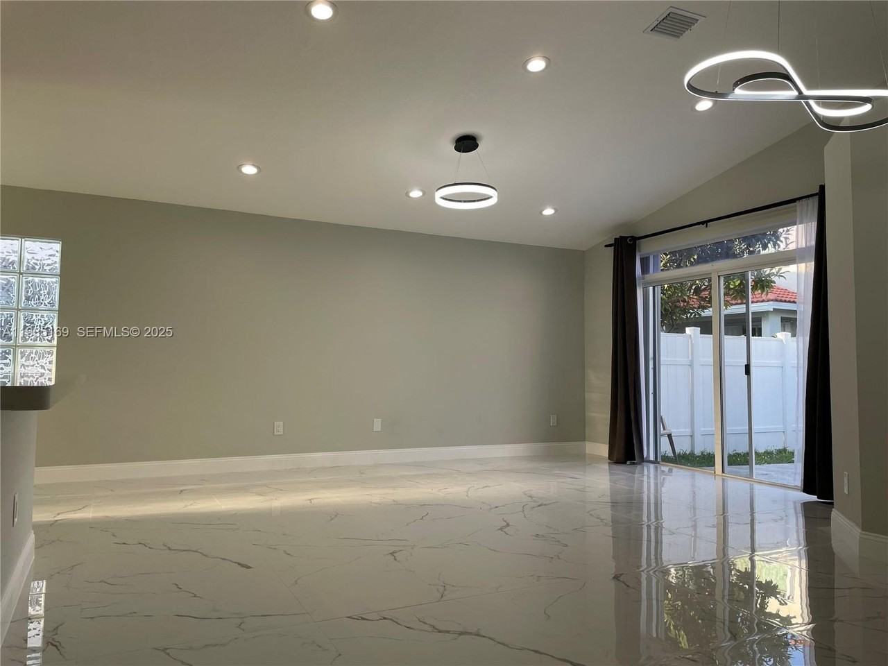 1775 Nw 166th Ave - Photo 4 of 14