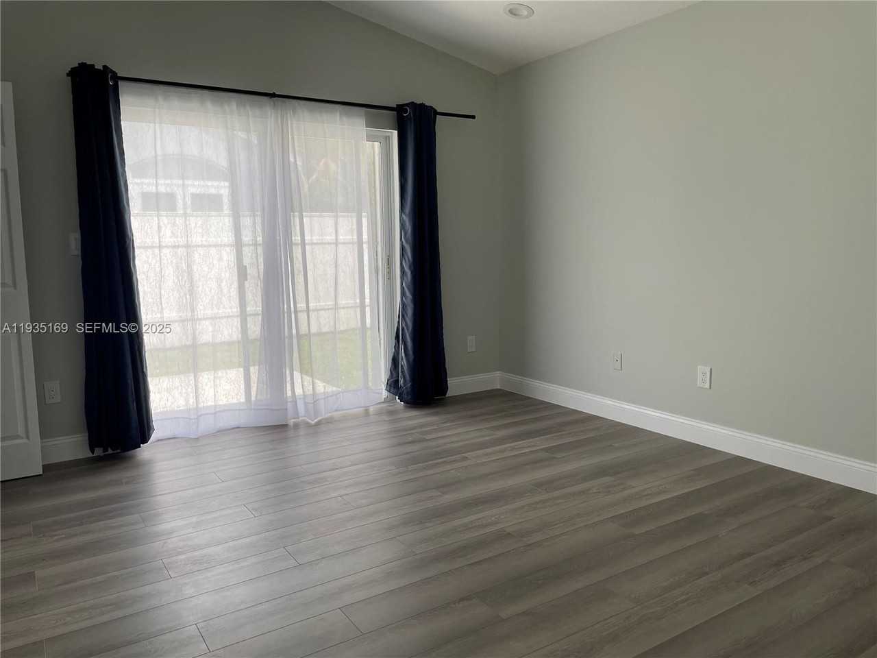 1775 Nw 166th Ave - Photo 7 of 14