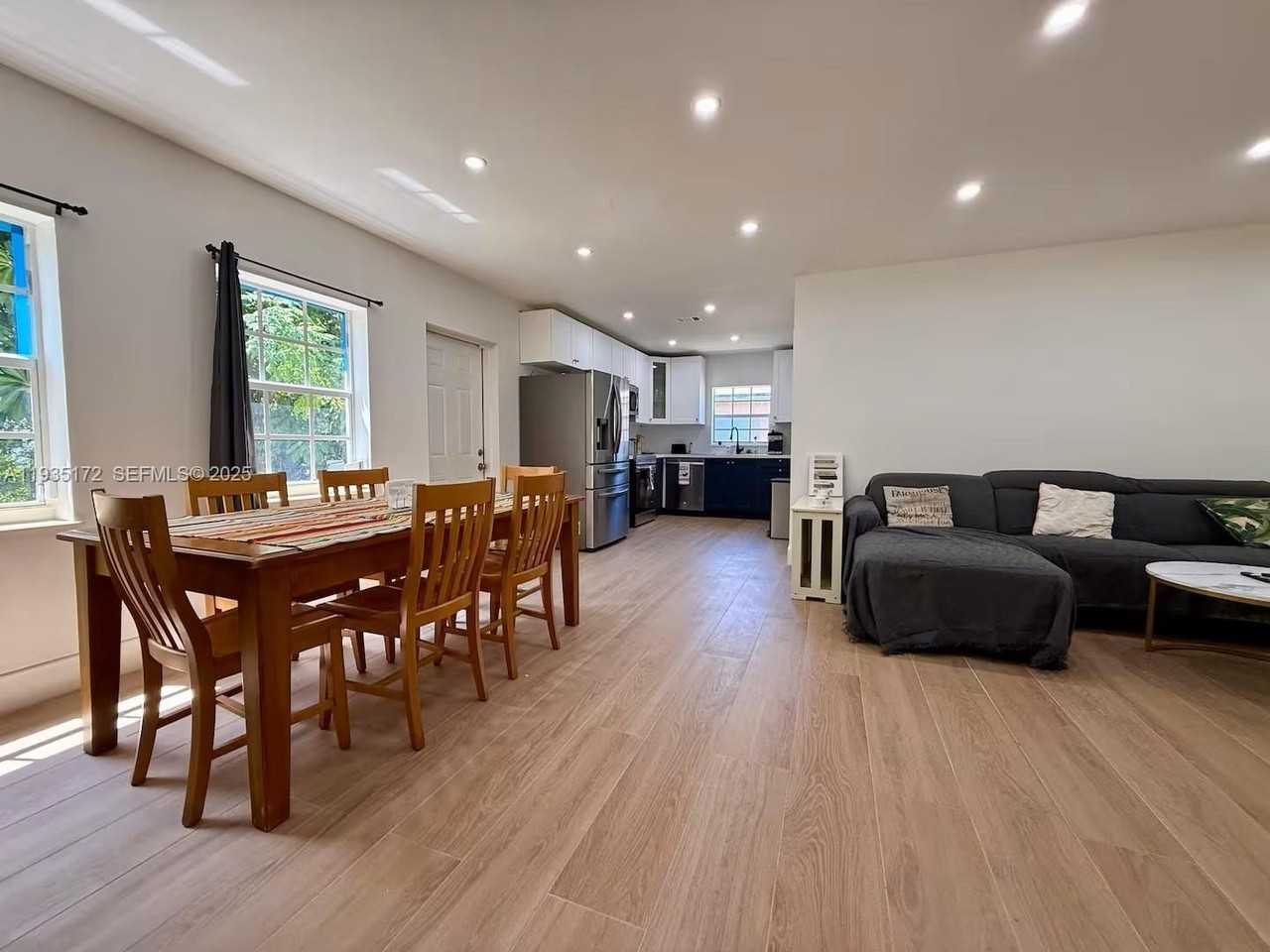 15800 Ne 15th Ave - Photo 6 of 15