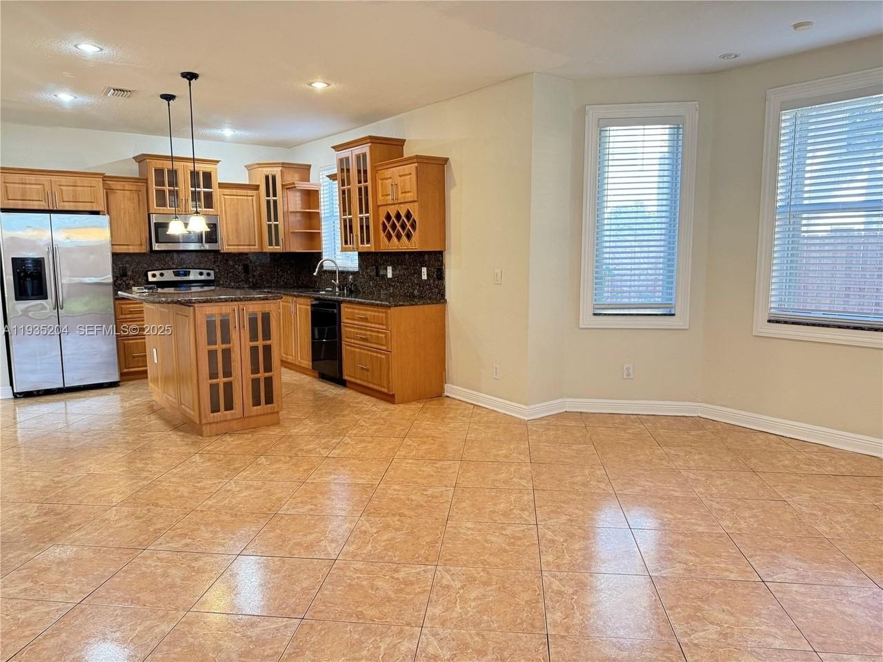 5081 Sw 136th Ter - Photo 6 of 23