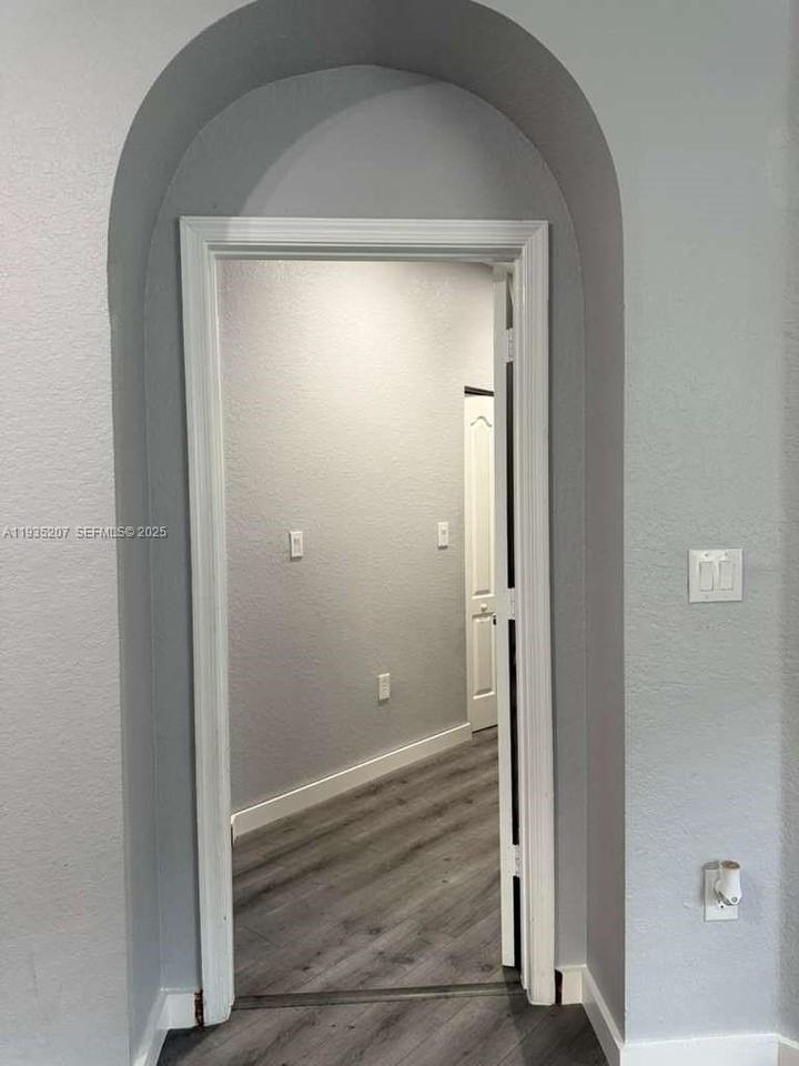 1271 Ne 40th Rd #1271 - Photo 7 of 15