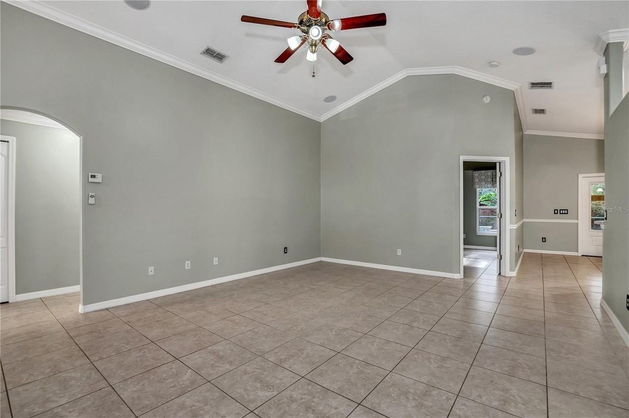 9966 Brodbeck Blvd - Photo 5 of 26