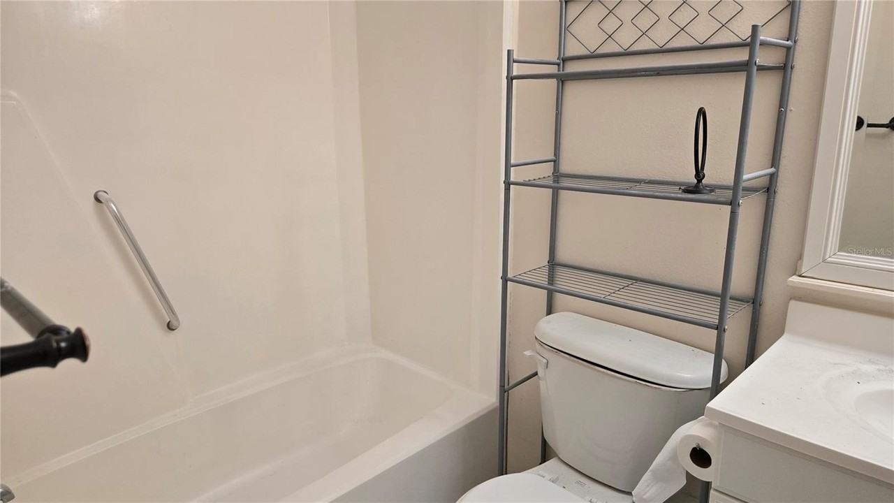 8810 Covered Bridge Ct - Photo 5 of 14