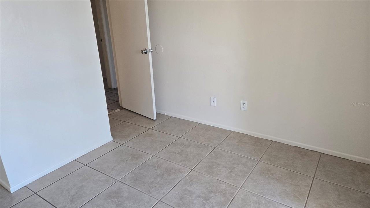 8810 Covered Bridge Ct - Photo 6 of 14