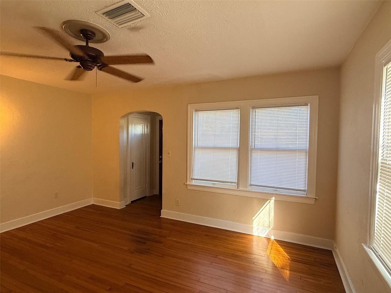 3610 Dartmouth Ave N - Photo 2 of 31