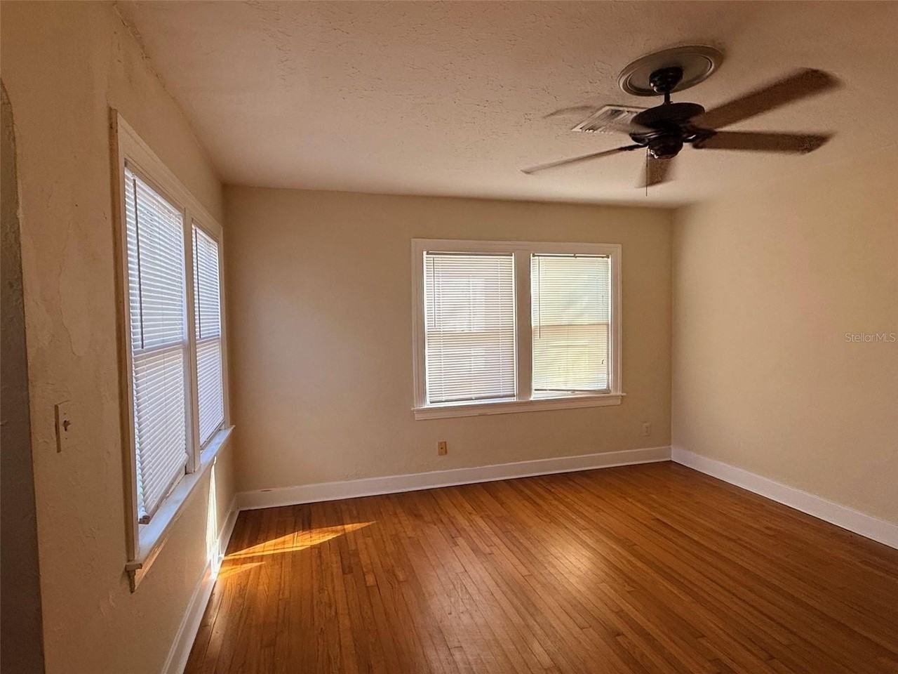 3610 Dartmouth Ave N - Photo 4 of 31