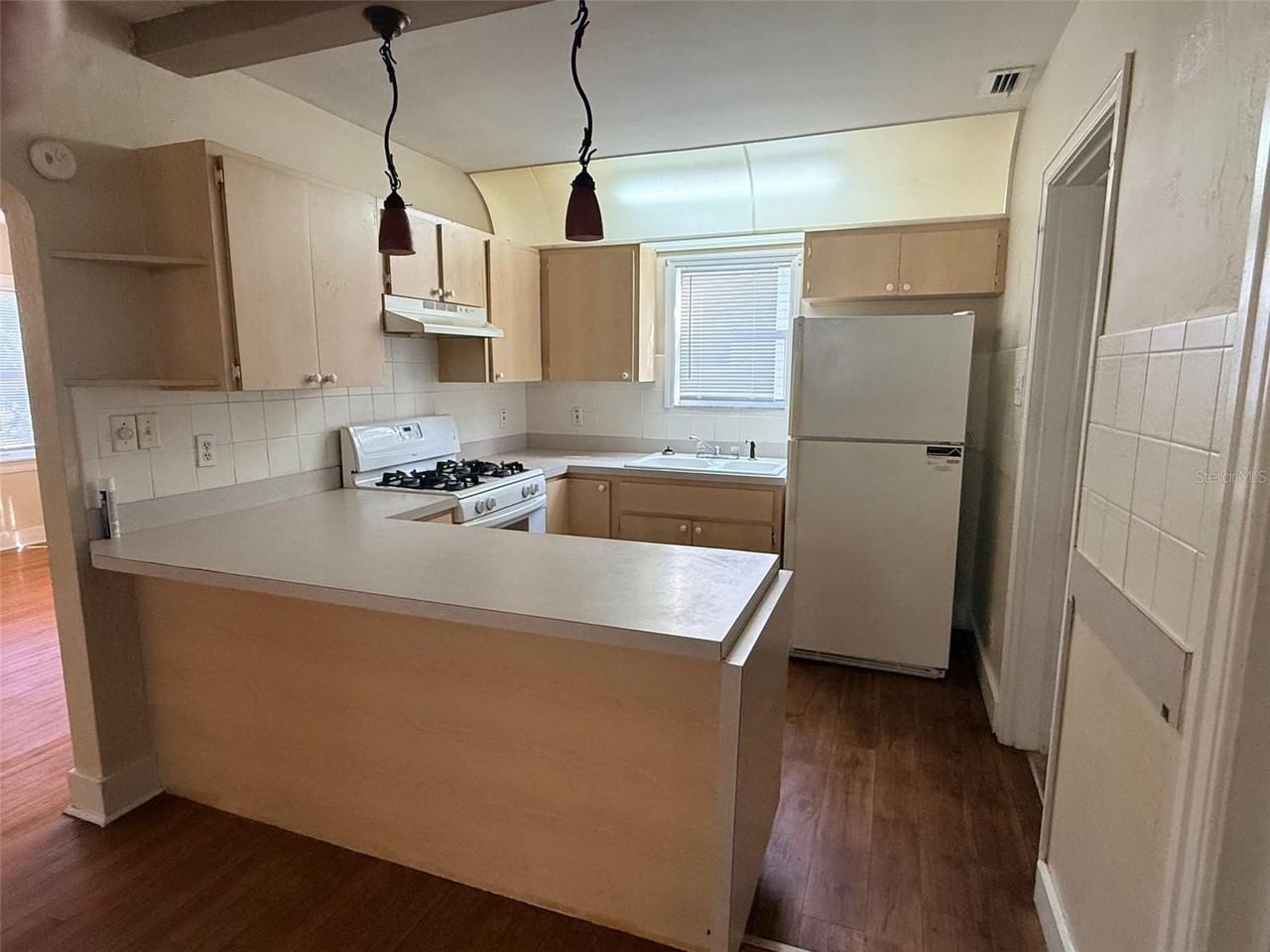 3610 Dartmouth Ave N - Photo 6 of 31