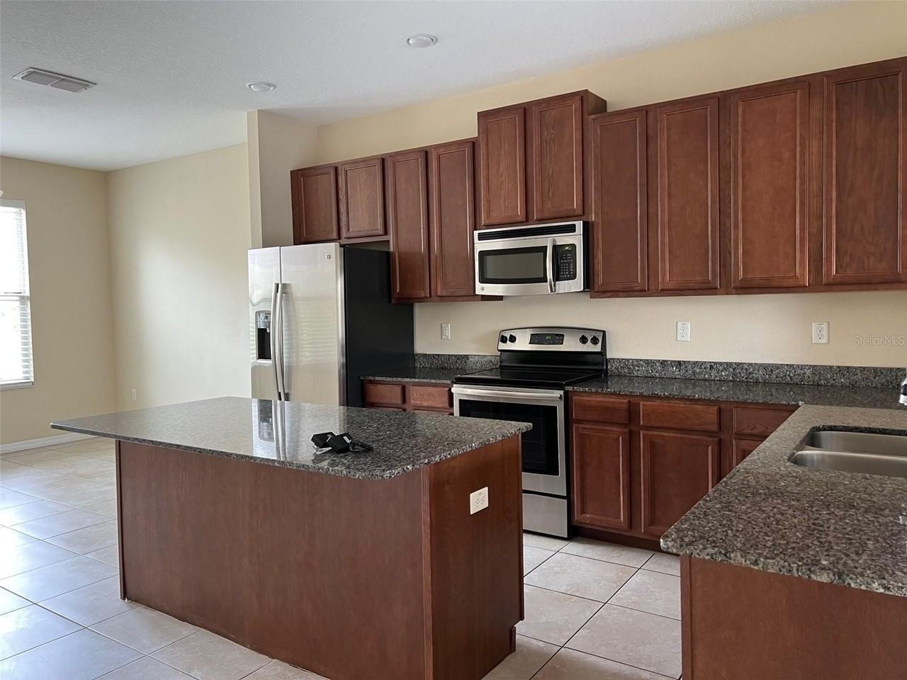 822 Callista Cay Loop - Photo 4 of 35