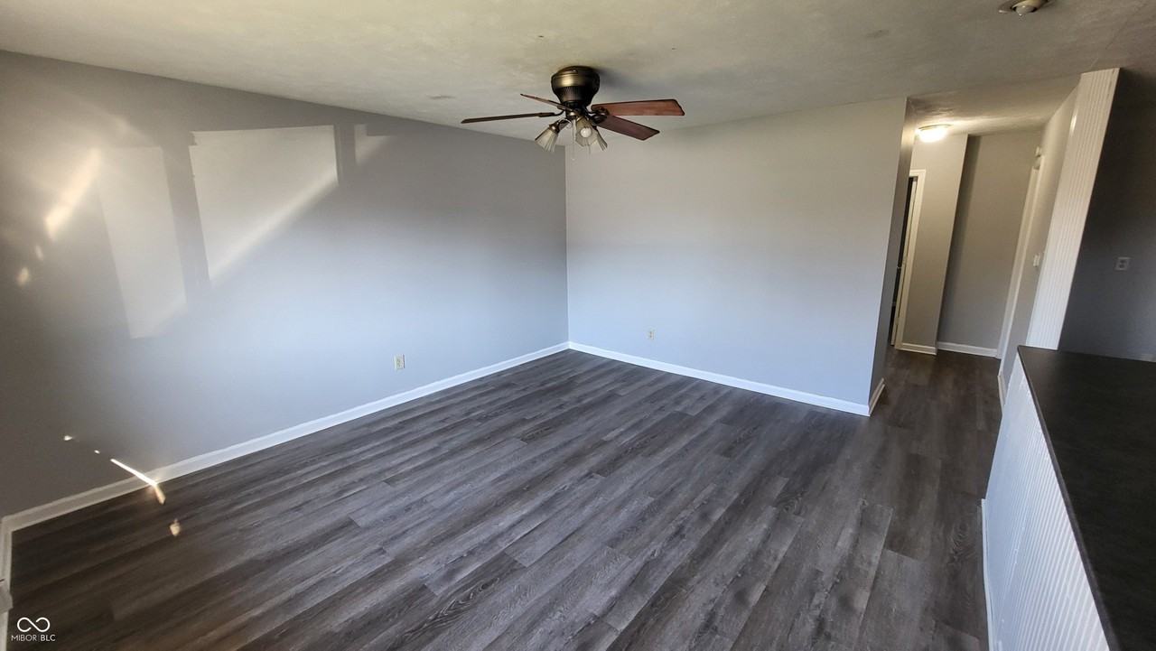 2809 N Hawthorne Ln - Photo 4 of 22