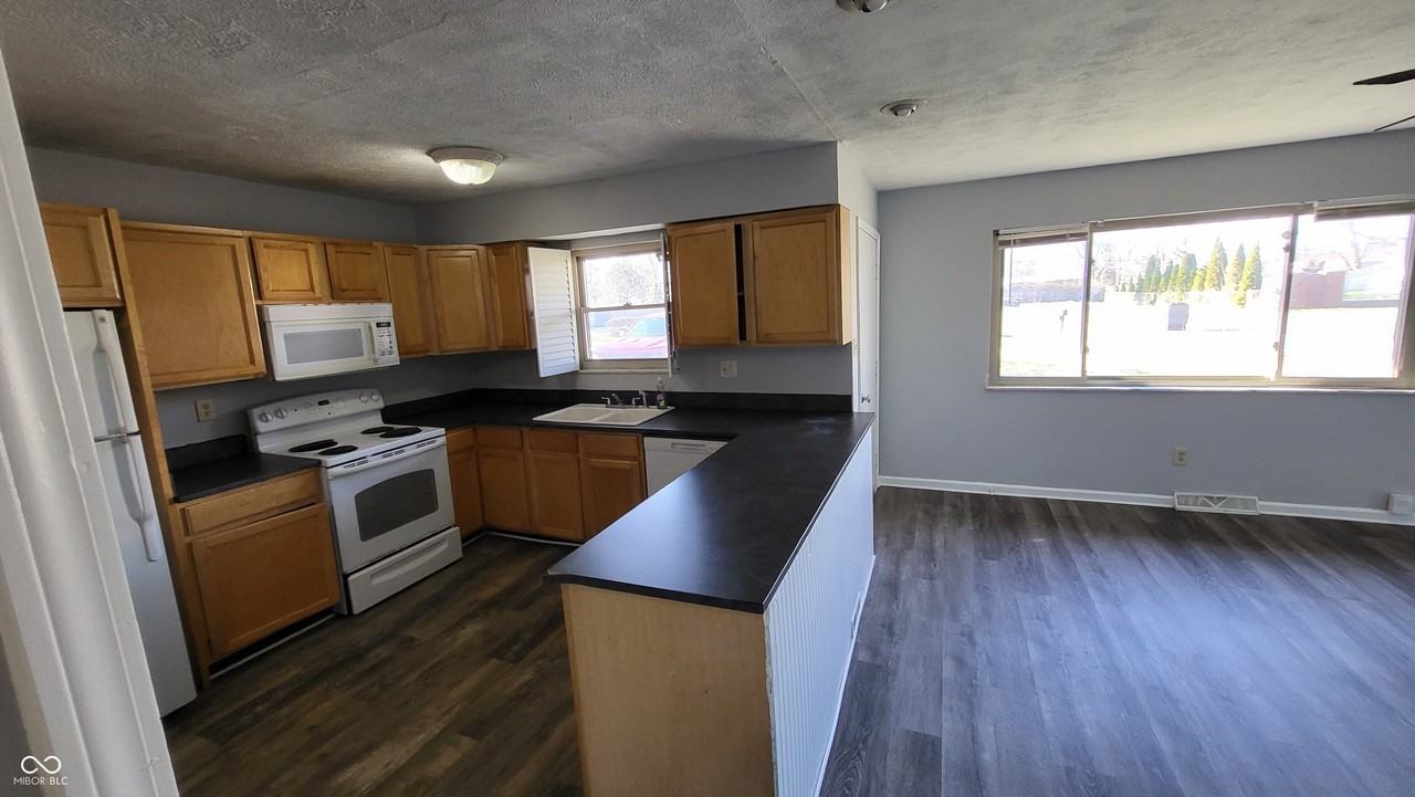 2809 N Hawthorne Ln - Photo 6 of 21