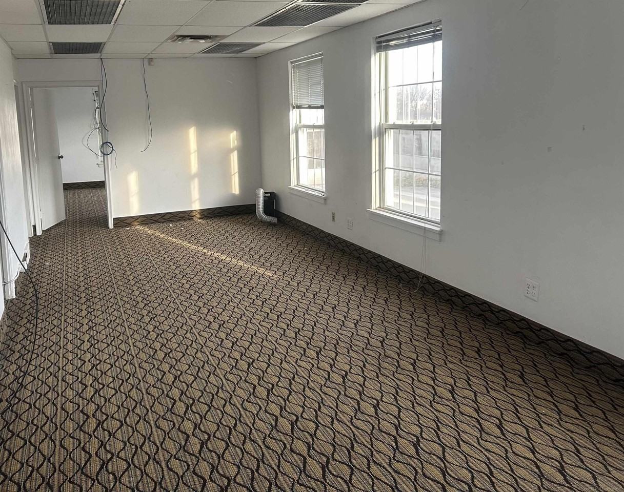 3331 Greenfield Rd - Photo 6 of 11