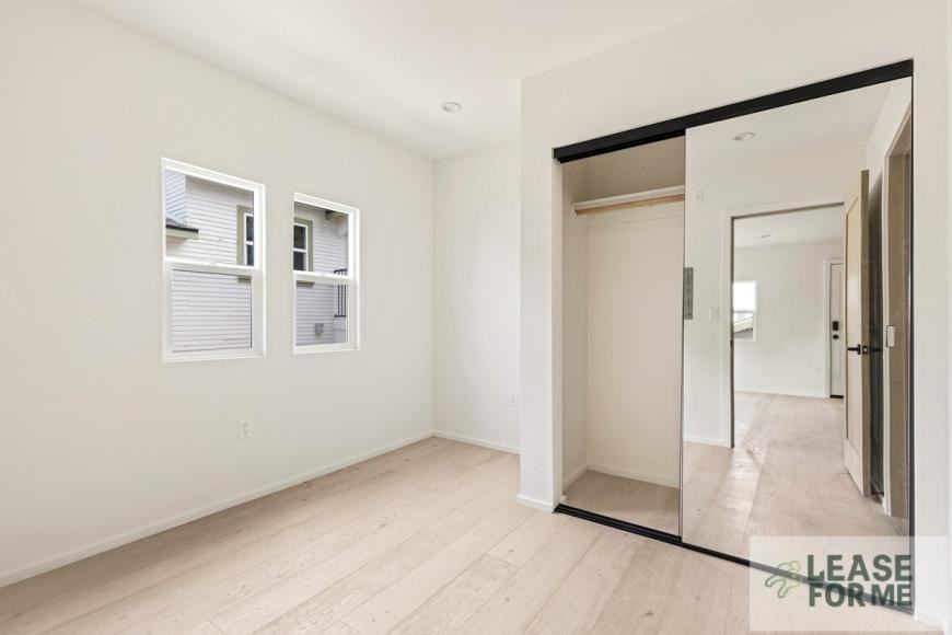 852 Sanborn Ave - Photo 3 of 10