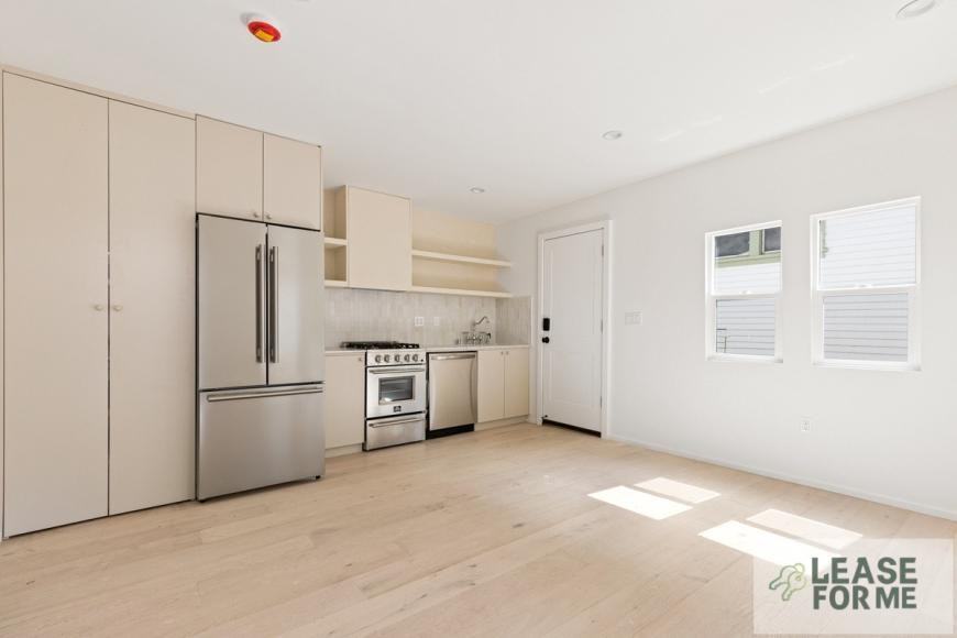 852 Sanborn Ave - Photo 4 of 10