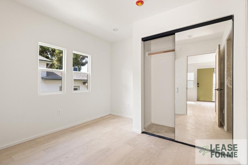 852 Sanborn Ave - Photo 6 of 10