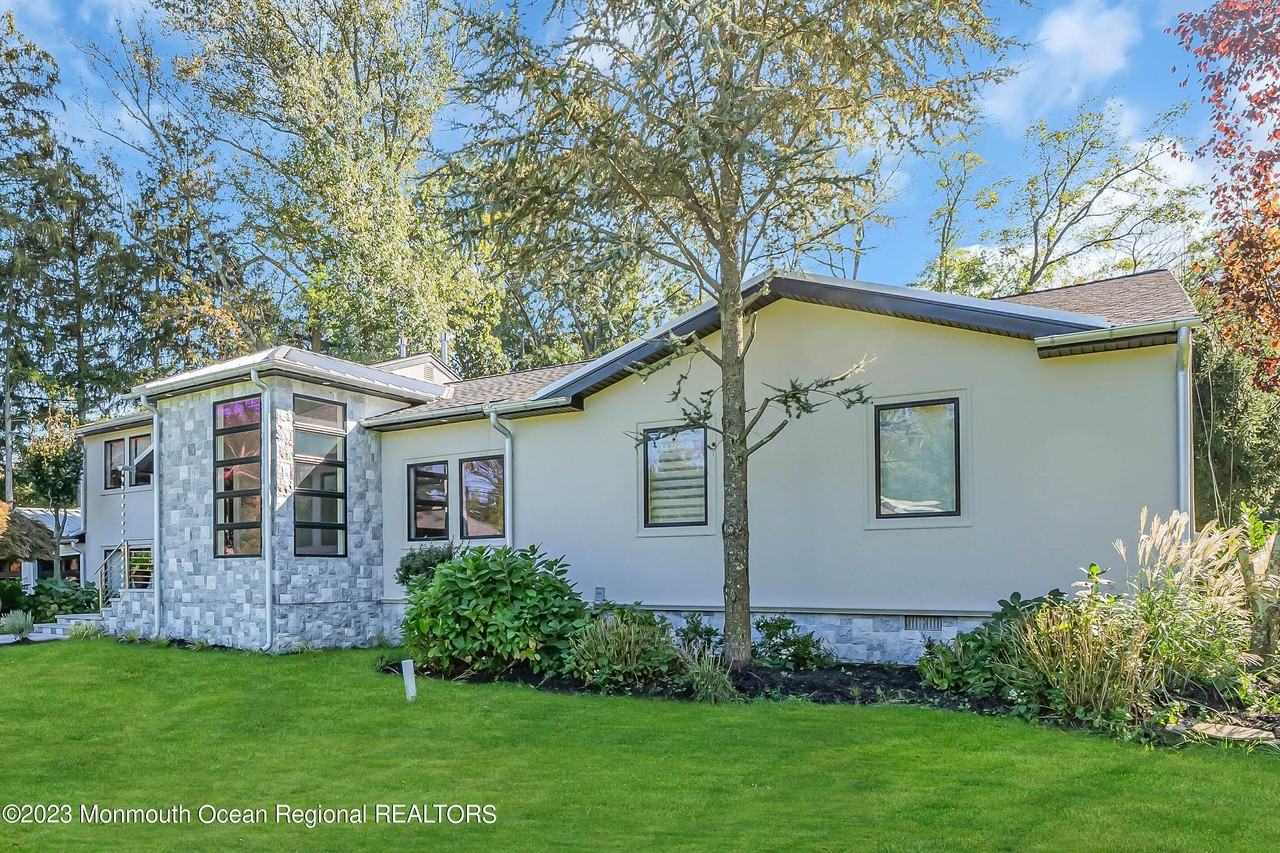 900 Darlene Ave - Photo 3 of 50