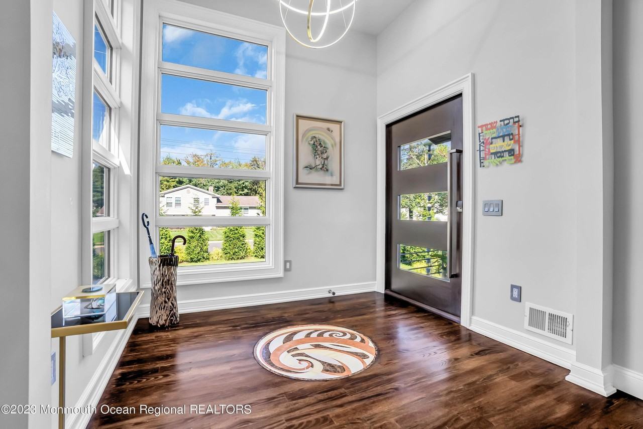 900 Darlene Ave - Photo 7 of 50