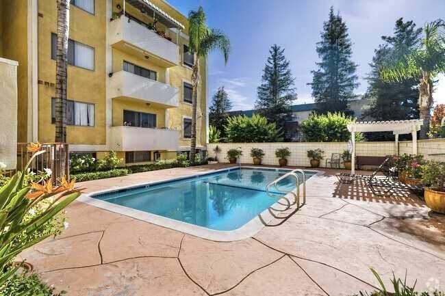 17859 Margate St - Photo 3 of 10