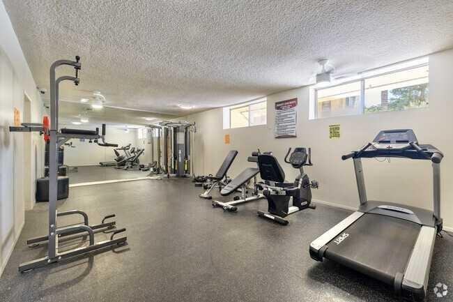 17859 Margate St - Photo 4 of 10