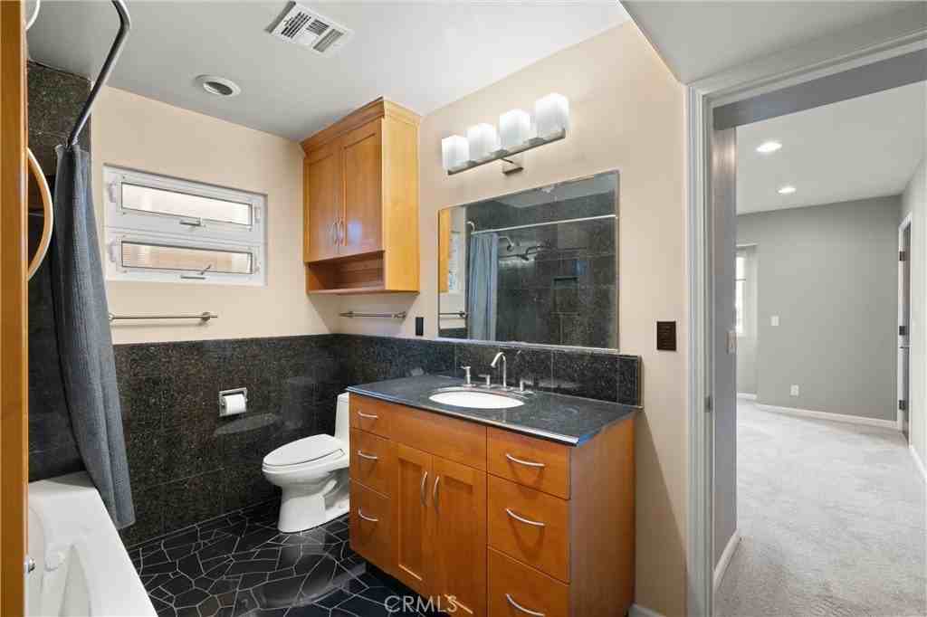 34061 Callita Dr - Photo 6 of 27