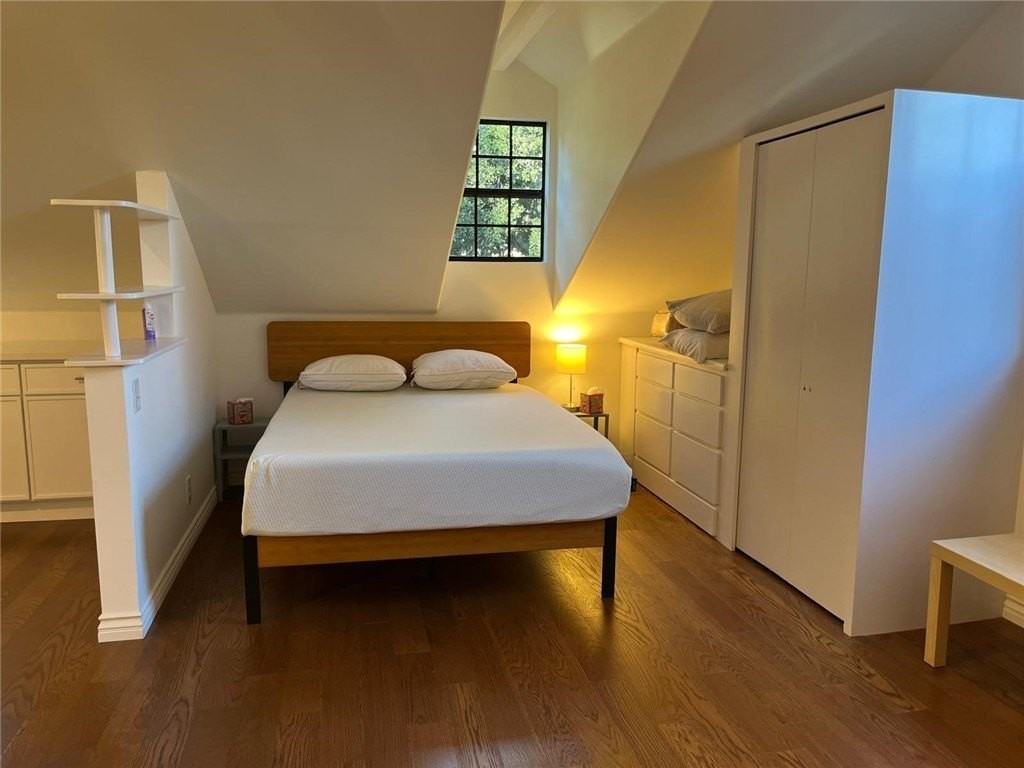 23300 Raymond St - Photo 2 of 9