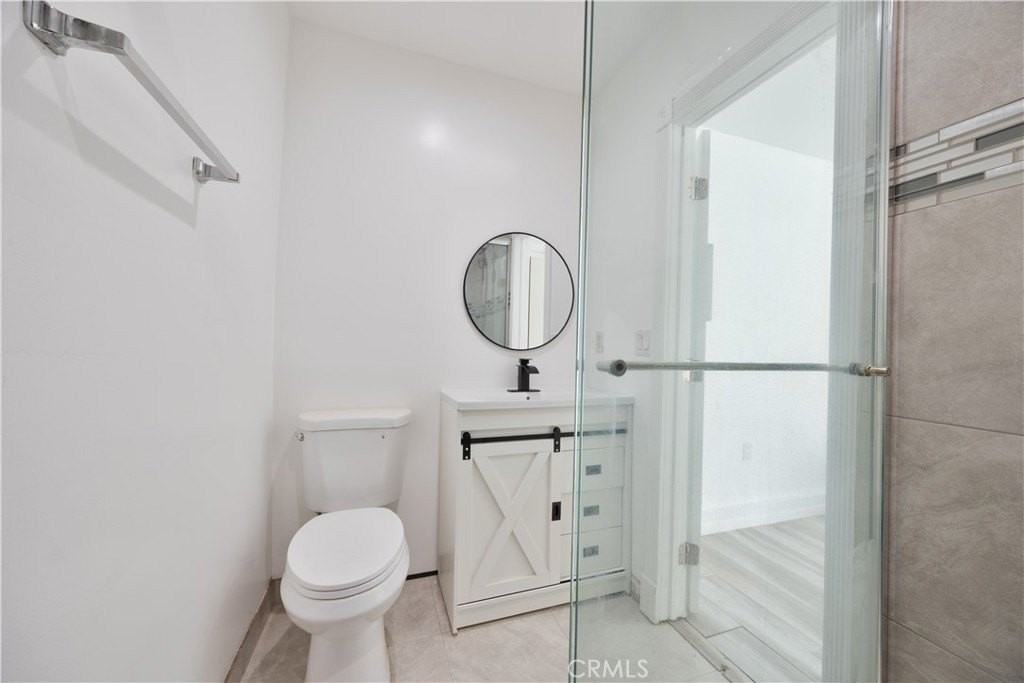 19140 Hartland St - Photo 4 of 7