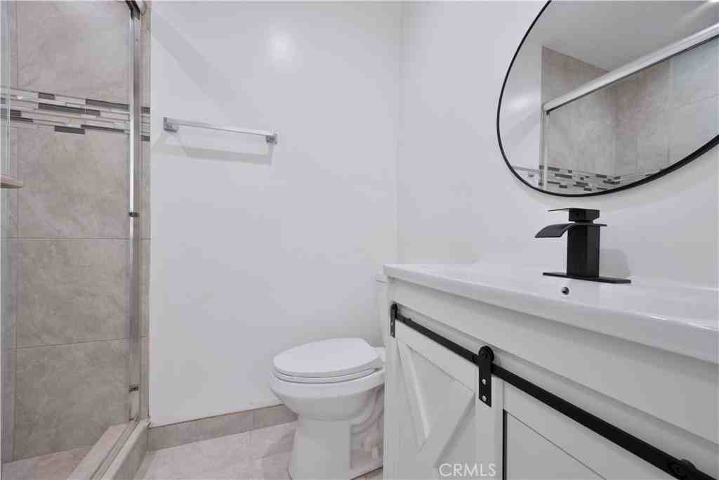 19140 Hartland St - Photo 5 of 7