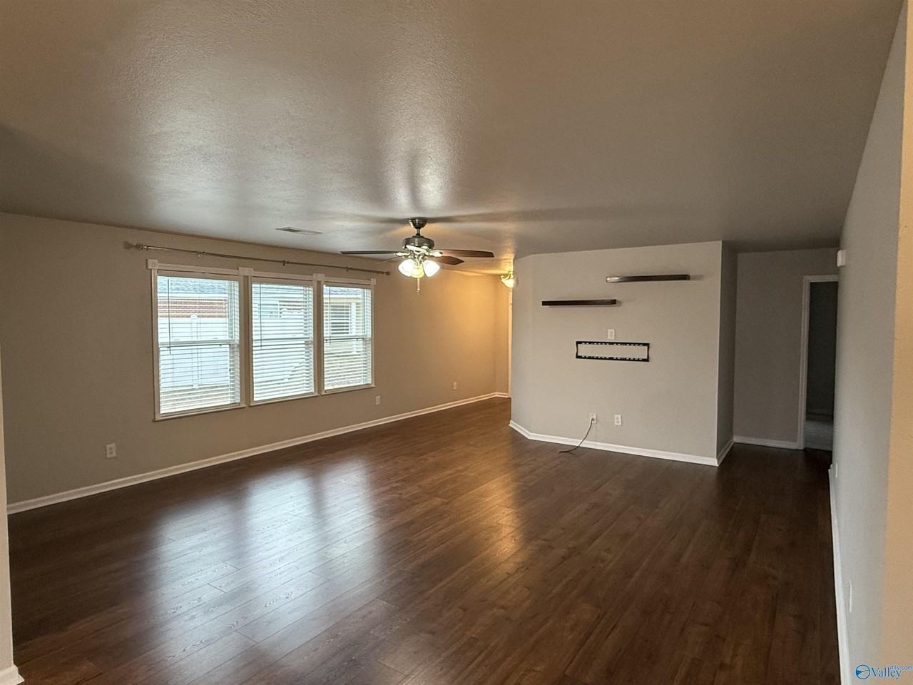 101 Fire Fly Ln - Photo 3 of 15