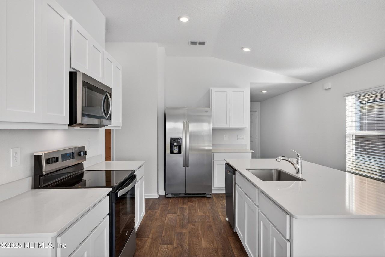 1347 Little Heron Pl - Photo 5 of 46