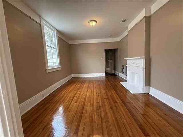 3029 Banks St - Photo 4 of 15