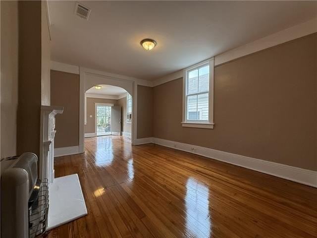 3029 Banks St - Photo 5 of 15