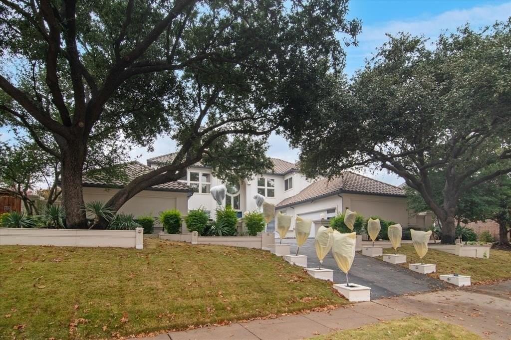 6405 Fox Chase Ln - Photo 2 of 40