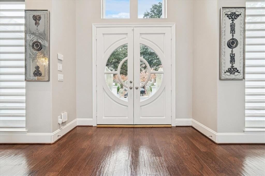 6405 Fox Chase Ln - Photo 4 of 40