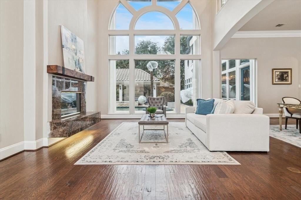 6405 Fox Chase Ln - Photo 6 of 40