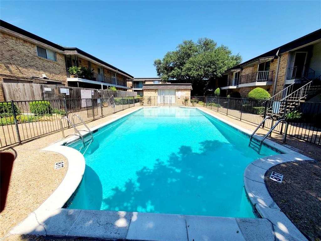 10248 Regal Oaks Dr #A - Photo 3 of 22