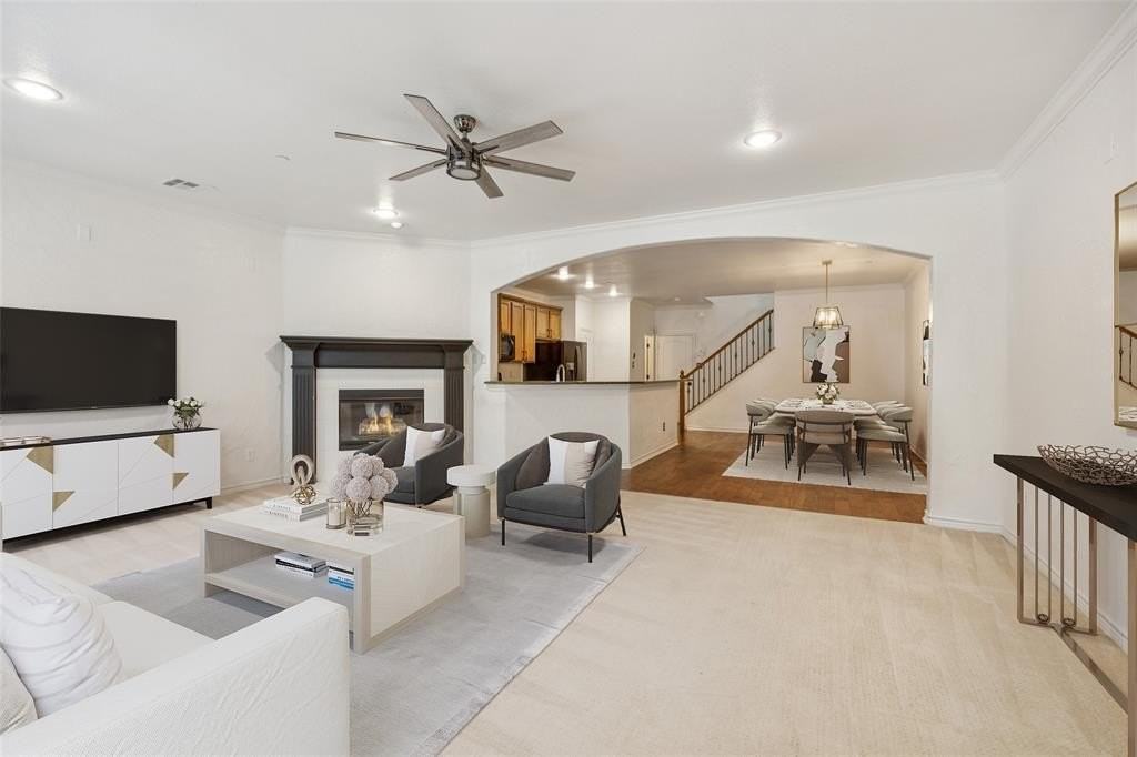 6728 Pistoia Dr - Photo 4 of 29