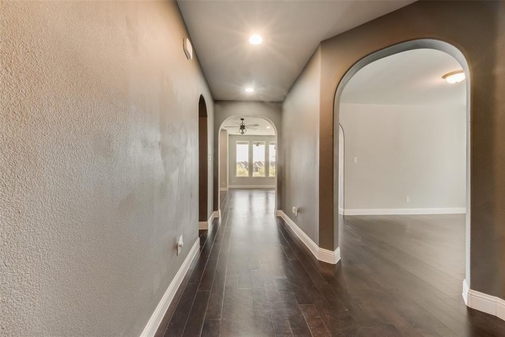 15404 Pioneer Bluff Trl - Photo 4 of 31