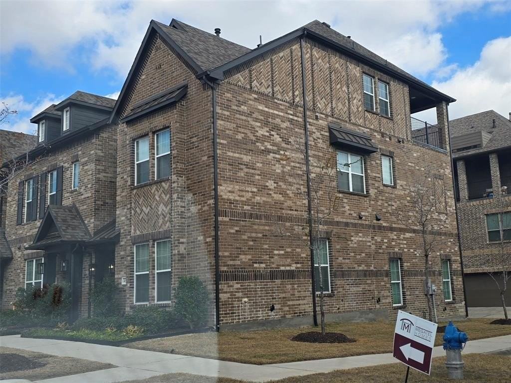 4104 Kearsage Dr - Photo 2 of 17