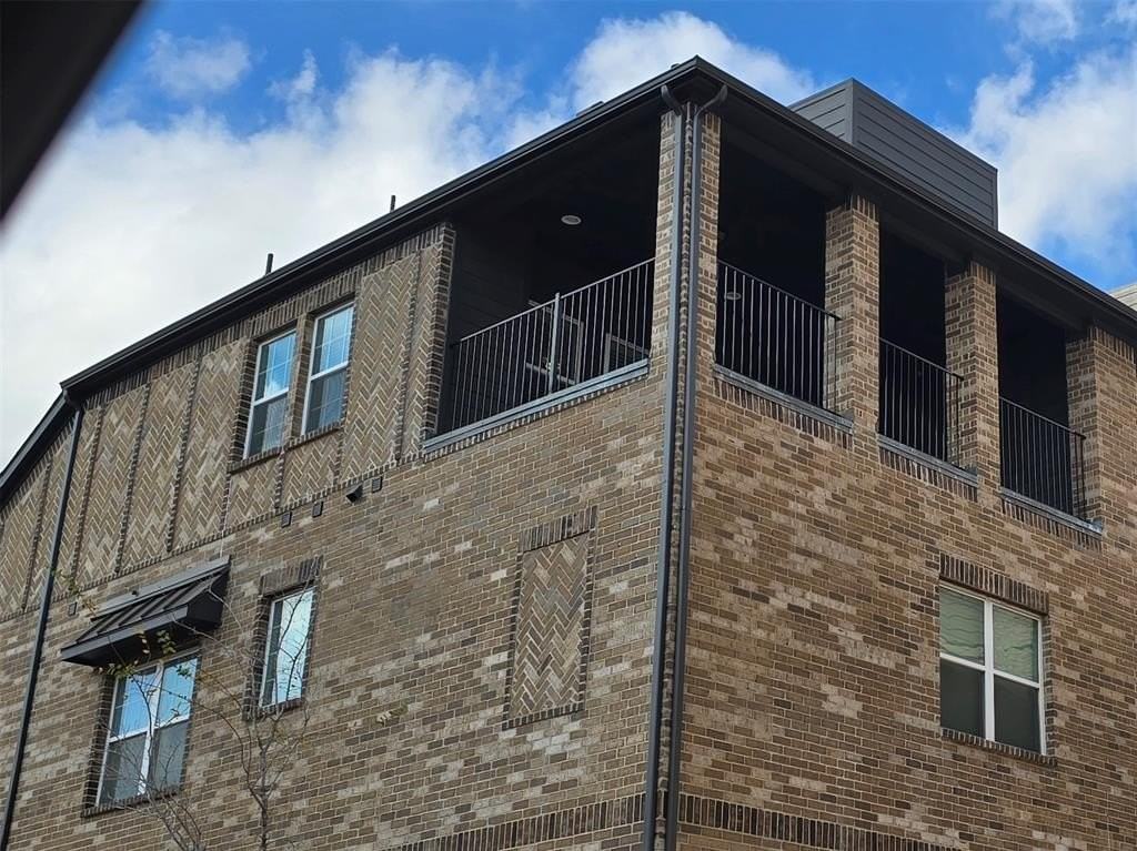 4104 Kearsage Dr - Photo 3 of 17