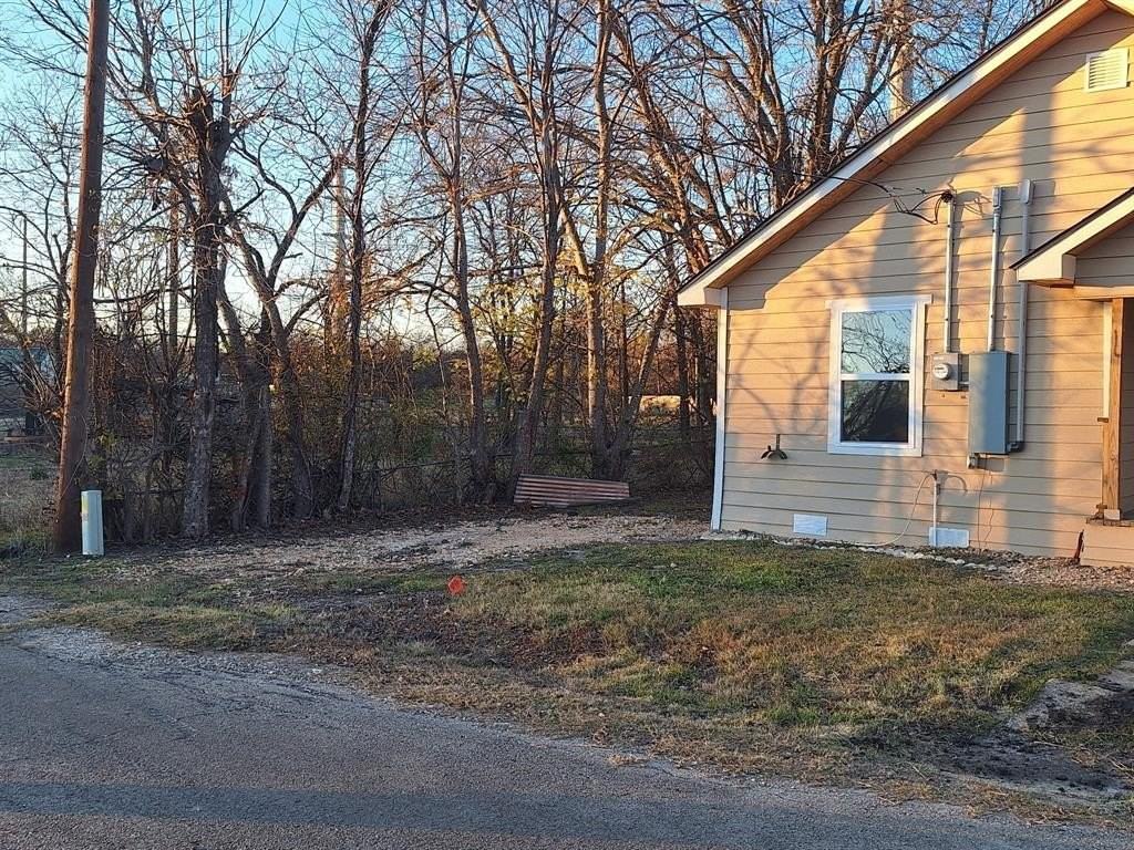 240 W Marshall St - Photo 2 of 29