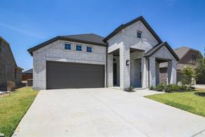 featured image of 917 Hawthorn Ln