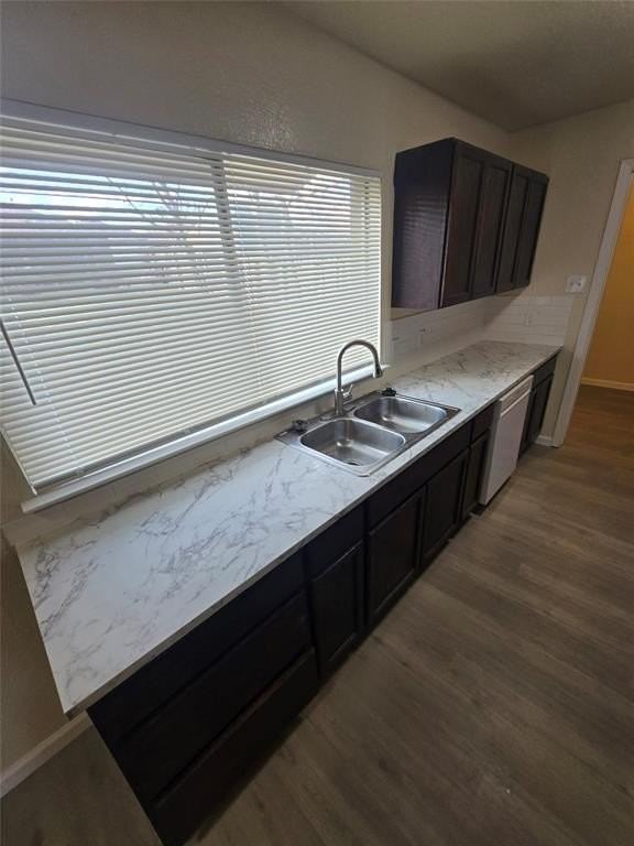 1605 Willowbrook St - Photo 5 of 10