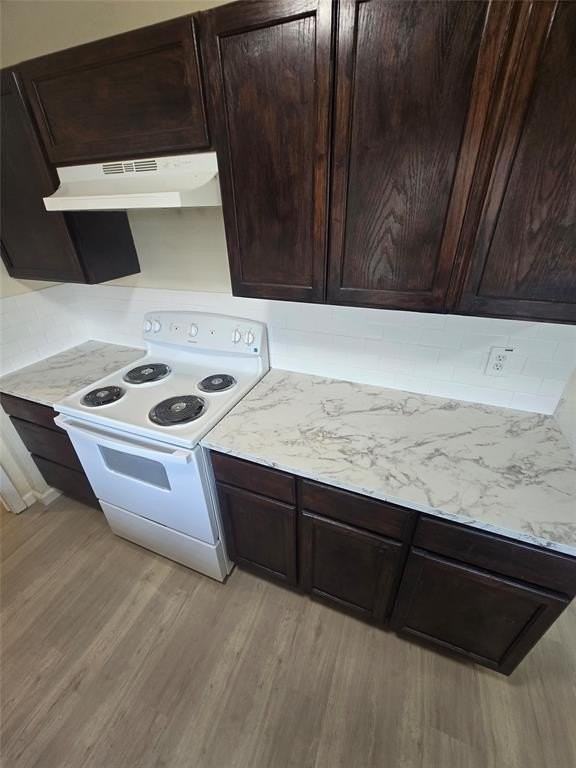 1605 Willowbrook St - Photo 6 of 10