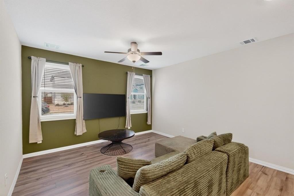 2927 Brittlebush Dr - Photo 3 of 35