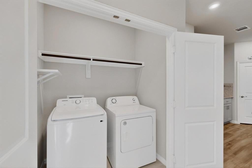 2927 Brittlebush Dr - Photo 5 of 35