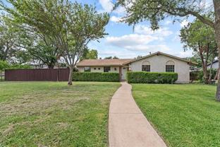 2804 Royal Oaks Dr - Photo 1 of 1