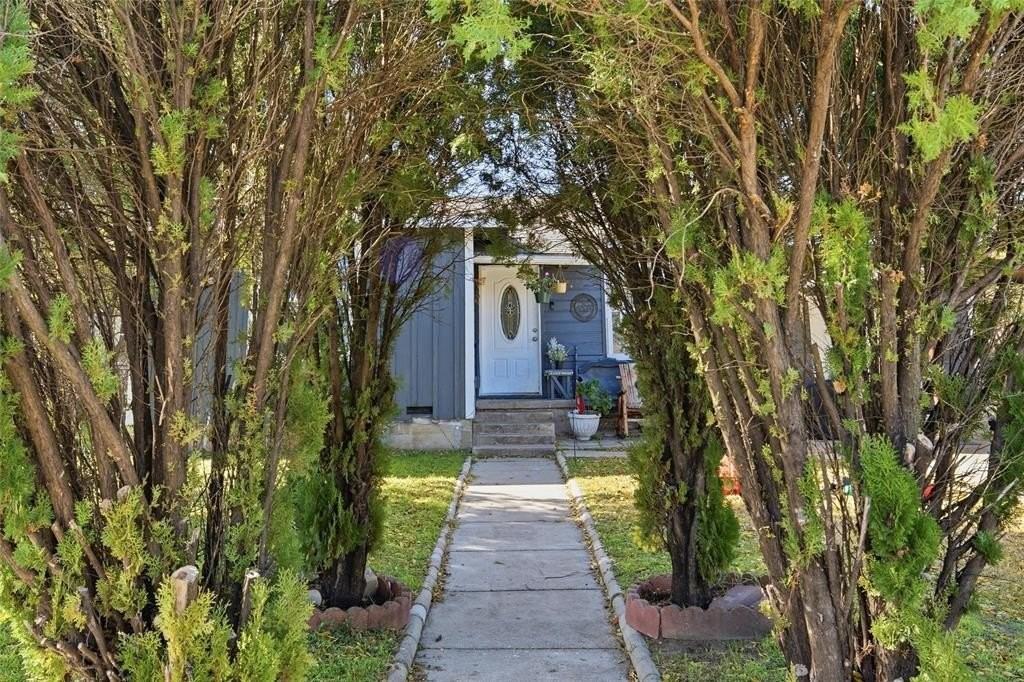 2217 Joey Dr - Photo 2 of 12