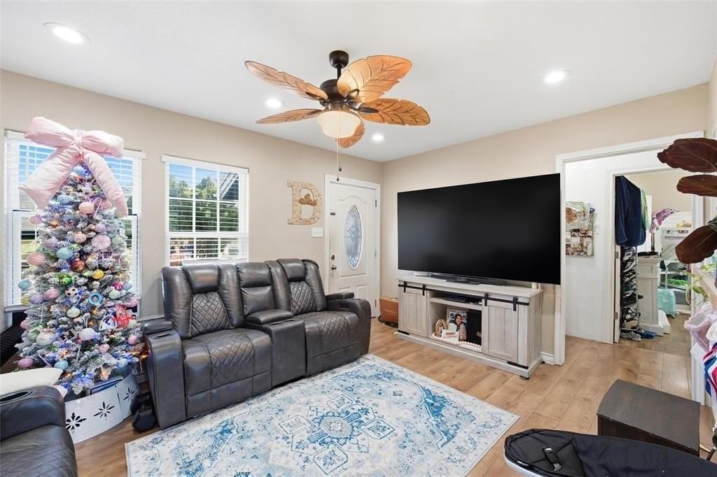 2217 Joey Dr - Photo 4 of 12