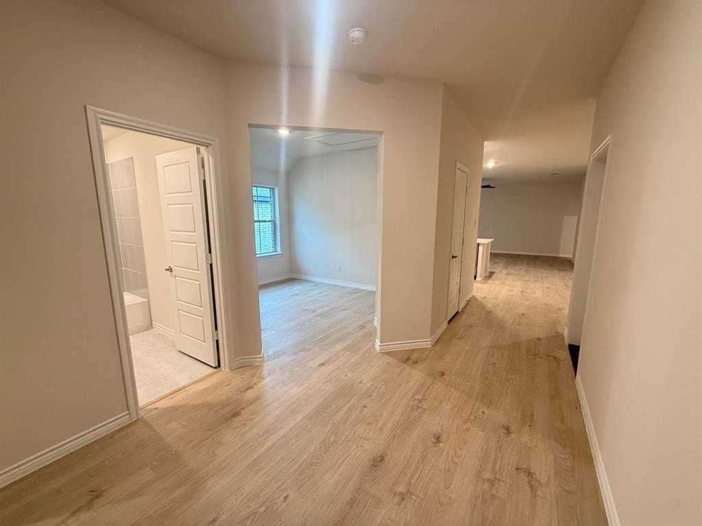 1913 Windy Banks Drive - Photo 7 of 20