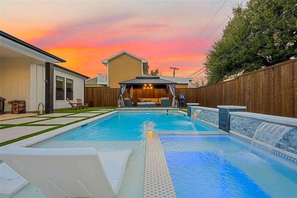 3111 Hedgerow Dr - Photo 3 of 39