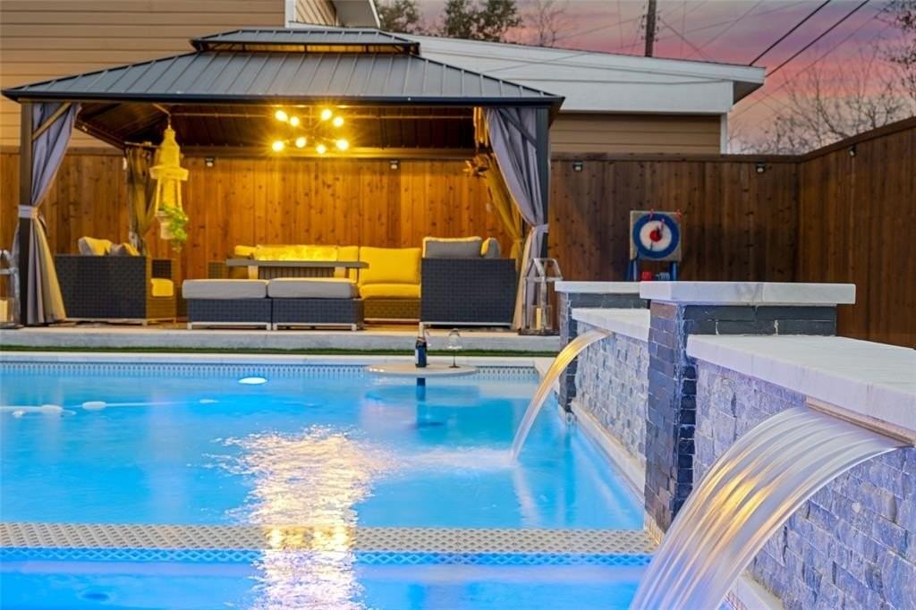 3111 Hedgerow Dr - Photo 4 of 39